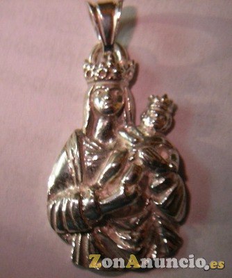 MEDALLA VIRGEN DE LA ALMUDENA EN ORO Y EN PLATA.